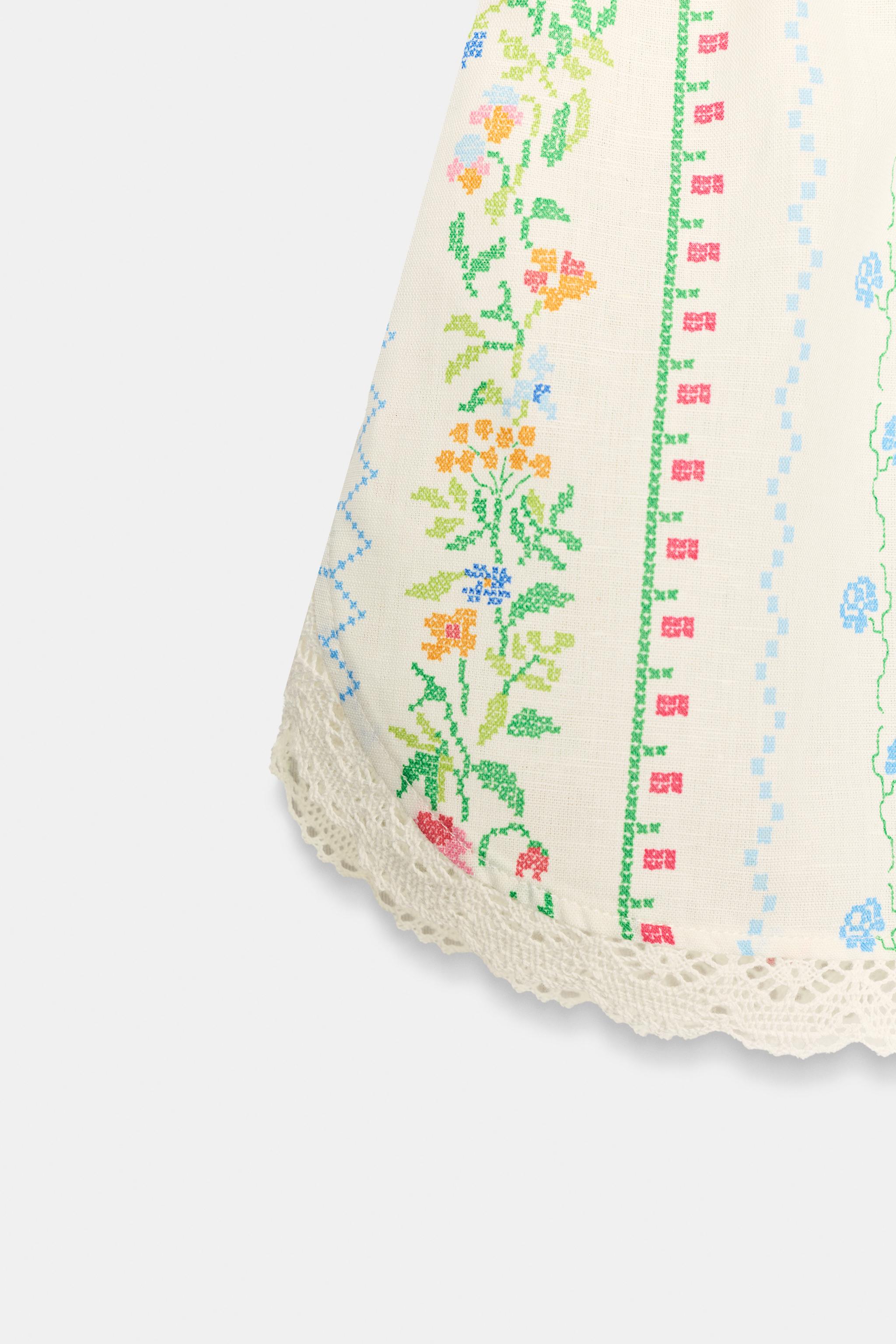 FLORAL PRINT LINEN SHORTS WITH LACE TRIM